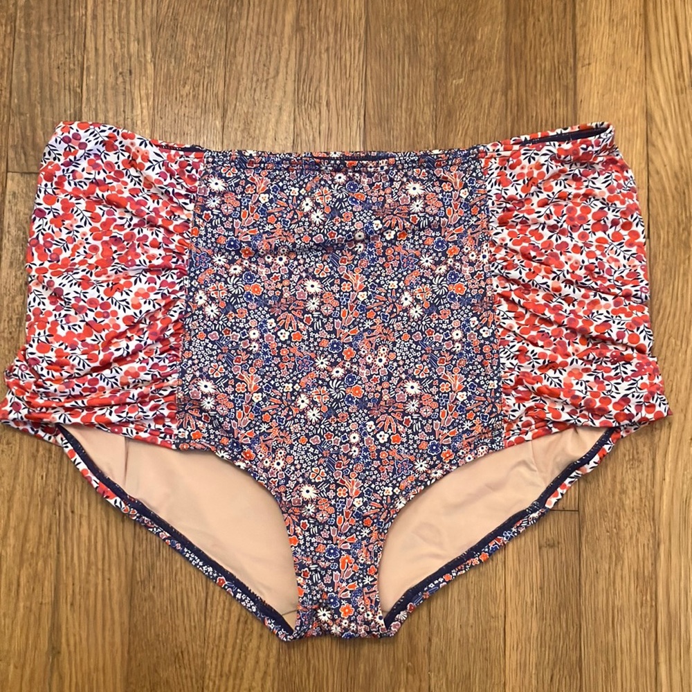 J. Crew high waisted bikini swim bottoms in Liberty print. Size large. EUC